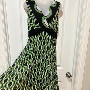 Rabbit, Rabbit, Rabbit Green/Blk/White Pleated Chiffon Midi Dress, Size 10